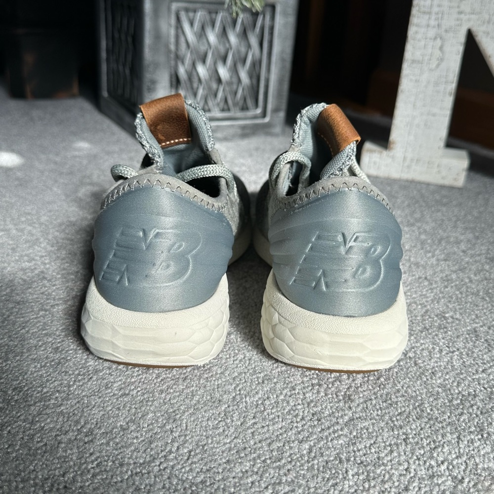 Women’s New Balance Size 6. Gray, cream, gum sole. Excellent Condition!! - Picture 14 of 15